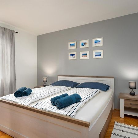 Blue Apartment Vrsar Extérieur photo
